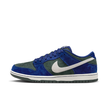 Nike SB Dunk Low "Deep Royal Blue" HF3704-400